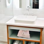 Airbnb bathroom cleaning