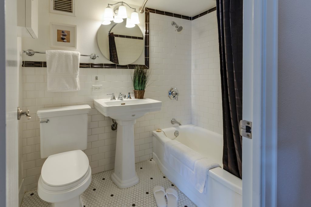 bathroom deep cleaning service